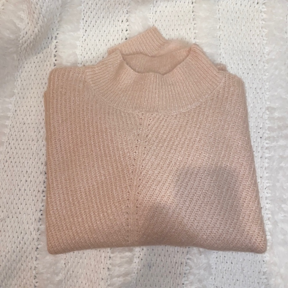 NWOT pink sweater🤍